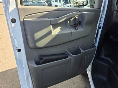 2025 Chevrolet Express Cutaway 3500 1WT