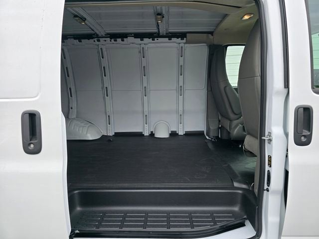 2026 Chevrolet Express Cargo 1WT