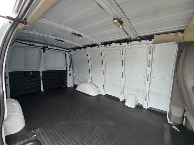 2026 Chevrolet Express Cargo 1WT