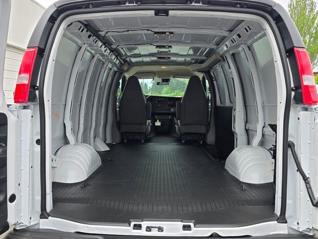 2026 Chevrolet Express Cargo 1WT