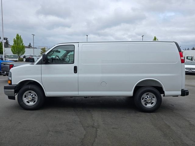 2026 Chevrolet Express Cargo 1WT