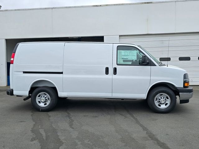2026 Chevrolet Express Cargo 1WT