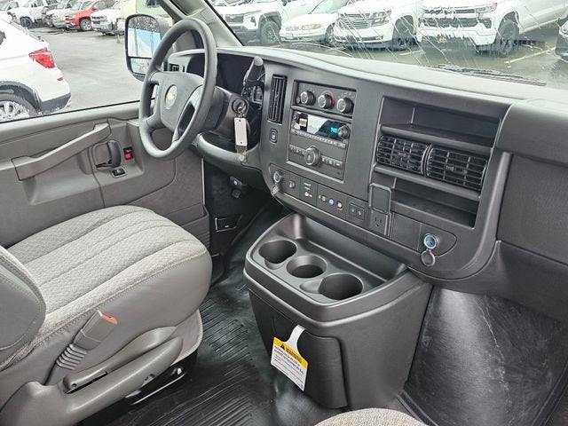 2025 Chevrolet Express Cargo 3500 WT