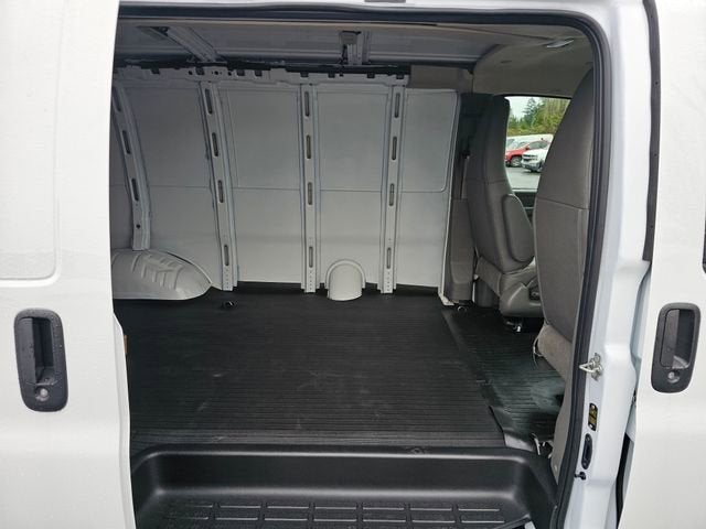 2025 Chevrolet Express Cargo 3500 WT