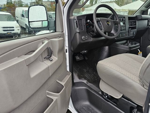 2025 Chevrolet Express Cargo 3500 WT