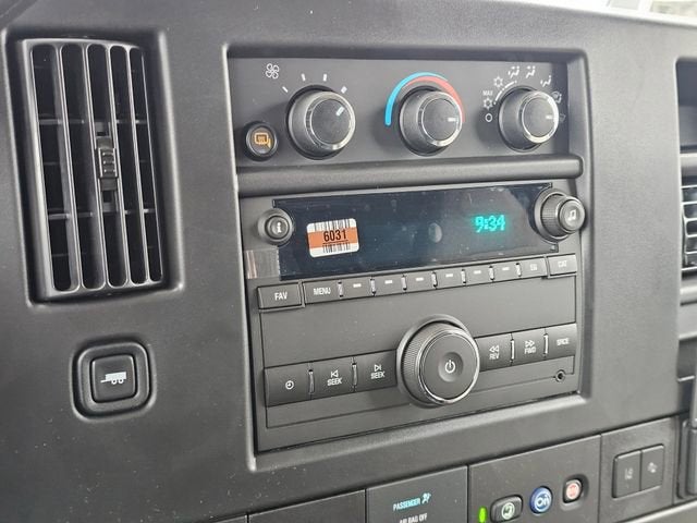 2025 Chevrolet Express Cargo 3500 WT