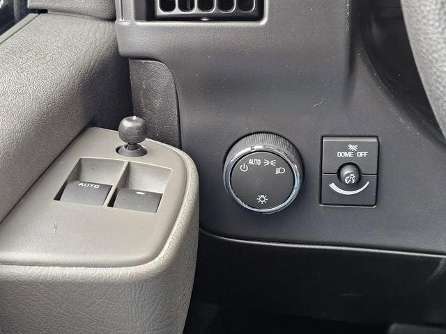 2025 Chevrolet Express Cargo 3500 WT