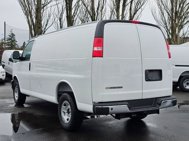 2025 Chevrolet Express Cargo 3500 WT