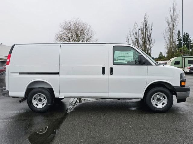 2025 Chevrolet Express Cargo 3500 WT