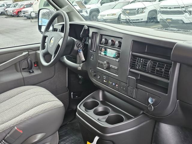 2025 Chevrolet Express Cargo 3500 WT