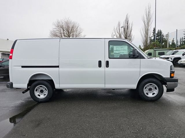 2025 Chevrolet Express Cargo 3500 WT