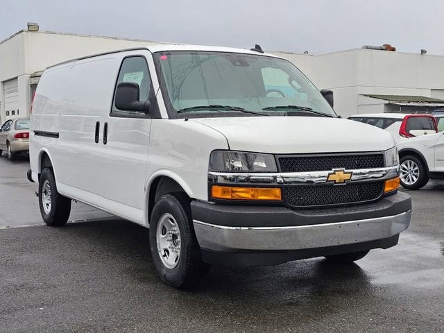 2025 Chevrolet Express Cargo 3500 WT