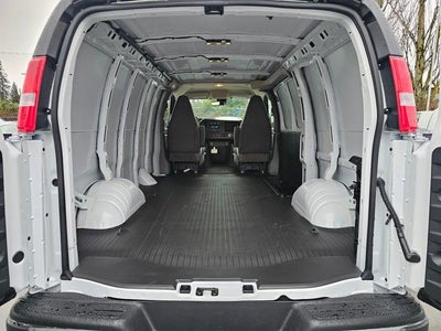 2025 Chevrolet Express Cargo 3500 WT