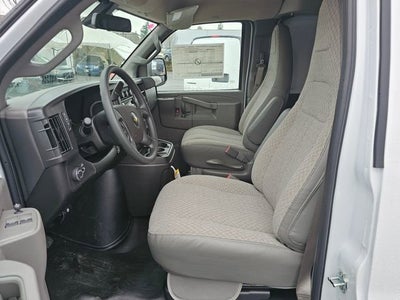 2025 Chevrolet Express Cargo 3500 WT