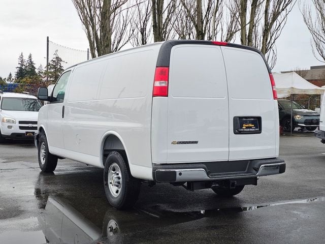 2025 Chevrolet Express Cargo 3500 WT