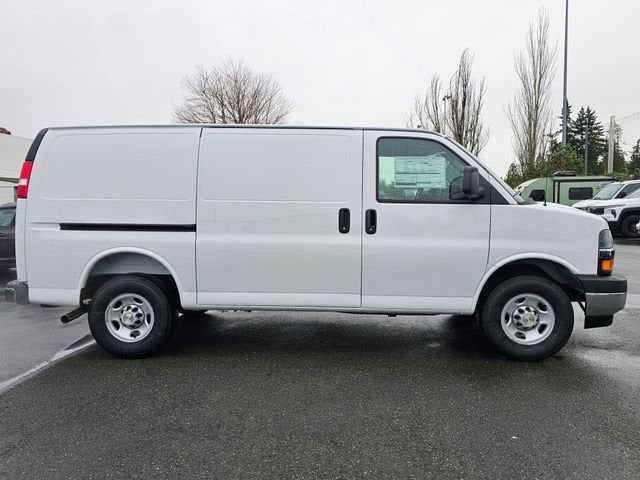 2025 Chevrolet Express Cargo 3500 WT