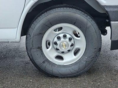 2025 Chevrolet Express Cargo 3500 WT