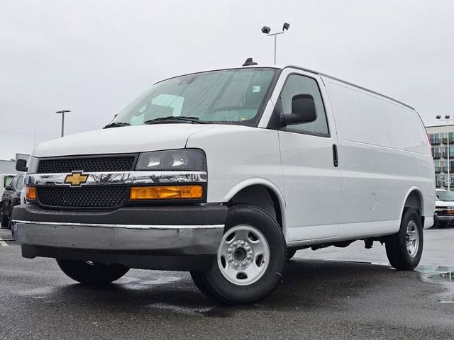 2025 Chevrolet Express Cargo 3500 WT