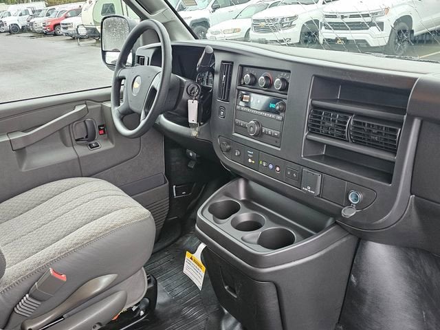 2025 Chevrolet Express Cargo 3500 WT