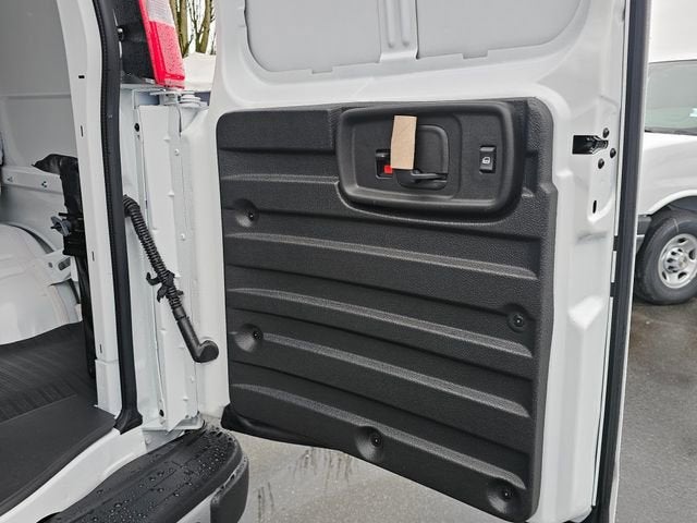 2025 Chevrolet Express Cargo 3500 WT