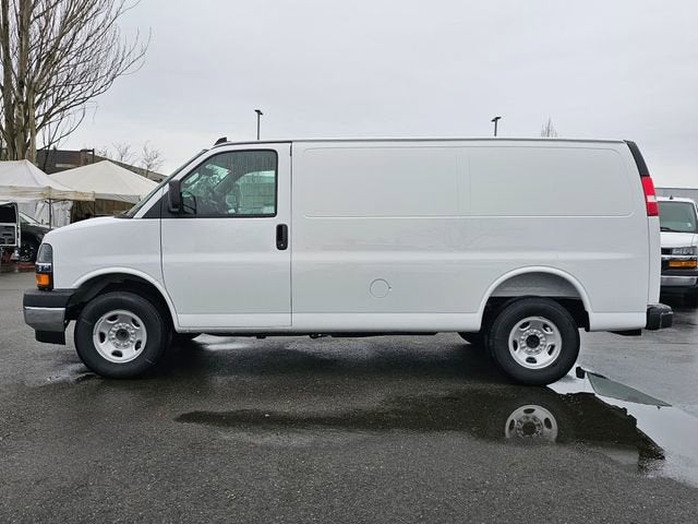 2025 Chevrolet Express Cargo 3500 WT