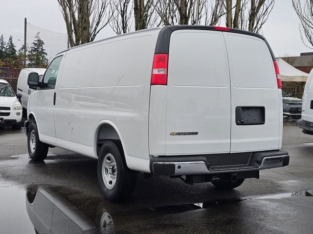 2025 Chevrolet Express Cargo 3500 WT