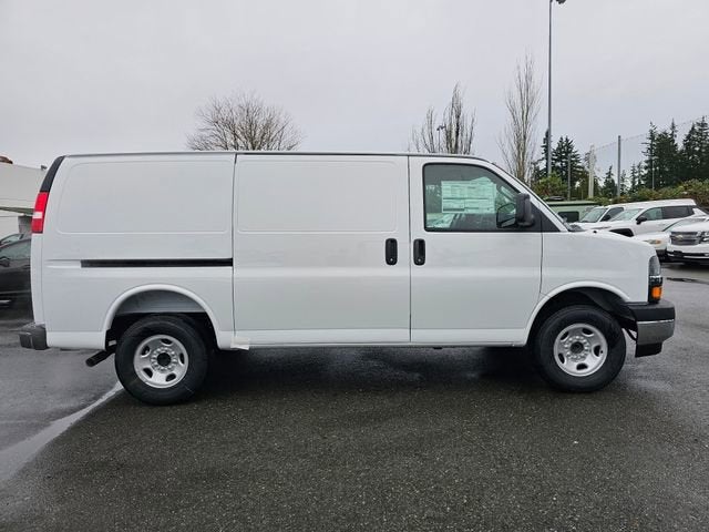 2025 Chevrolet Express Cargo 3500 WT