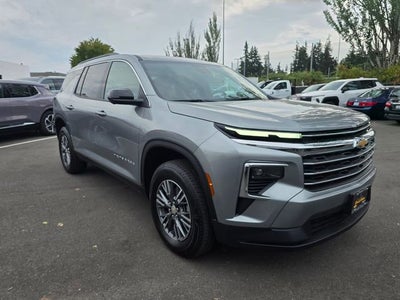 2025 Chevrolet Traverse LT