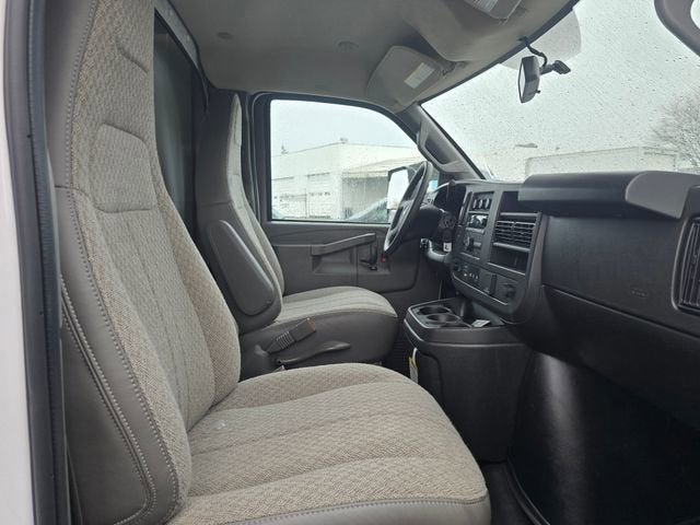 2024 Chevrolet Express Cutaway 3500 1WT