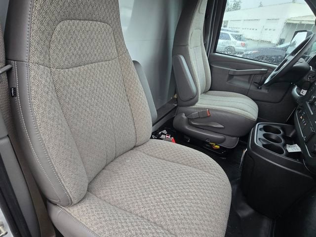 2024 Chevrolet Express Cutaway 3500 1WT