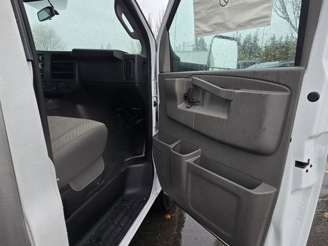 2024 Chevrolet Express Cutaway 3500 1WT