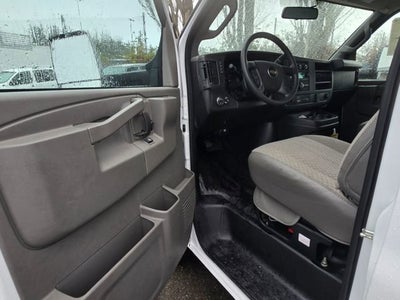 2024 Chevrolet Express Cutaway 3500 1WT