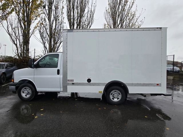 2024 Chevrolet Express Cutaway 3500 1WT