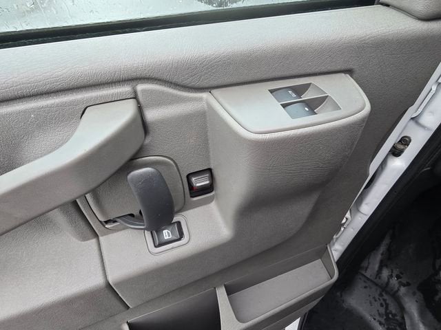 2024 Chevrolet Express Cutaway 3500 1WT