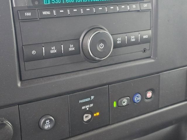 2024 Chevrolet Express Cutaway 3500 1WT