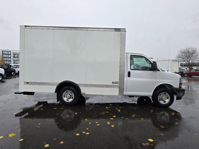 2024 Chevrolet Express Cutaway 3500 1WT