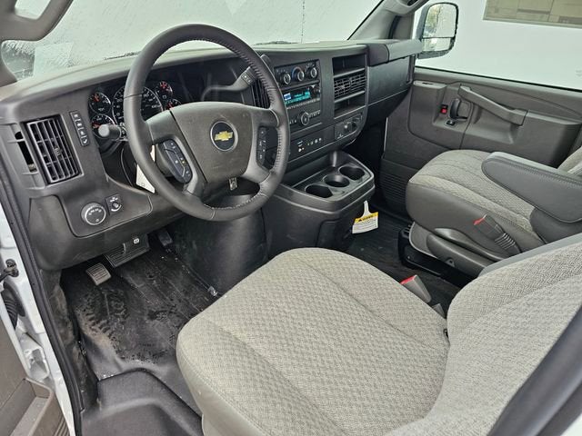 2023 Chevrolet Express Cutaway 3500 1WT