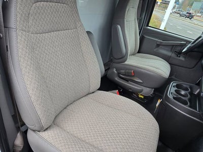 2024 Chevrolet Express Cutaway 3500 1WT