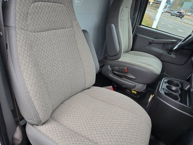 2024 Chevrolet Express Cutaway 3500 1WT