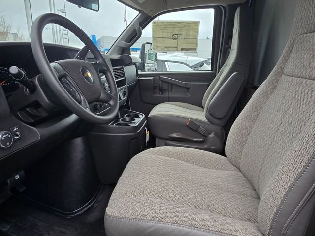 2024 Chevrolet Express Cutaway 3500 1WT