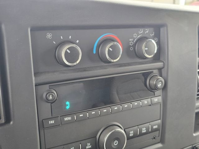 2024 Chevrolet Express Cutaway 3500 1WT