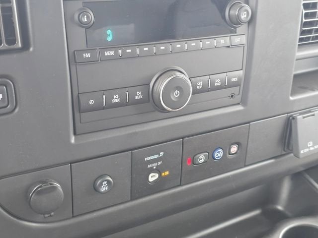 2024 Chevrolet Express Cutaway 3500 1WT