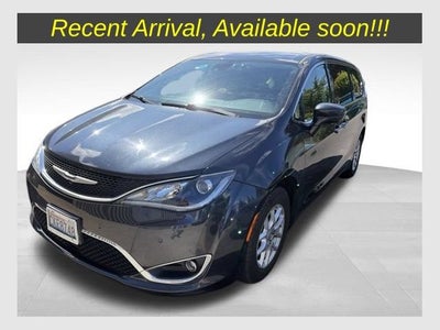 2020 Chrysler Pacifica Touring