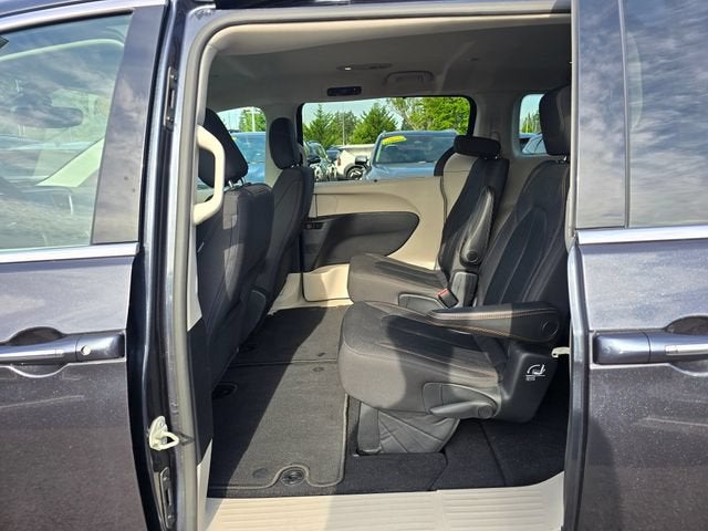 2020 Chrysler Pacifica Touring