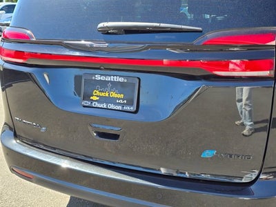 2023 Chrysler Pacifica Hybrid Touring L