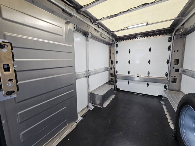 2025 Chevrolet BrightDrop 400 AWD 400