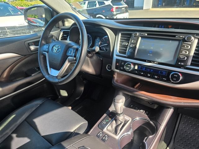 2016 Toyota Highlander XLE V6