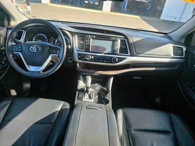 2016 Toyota Highlander XLE V6