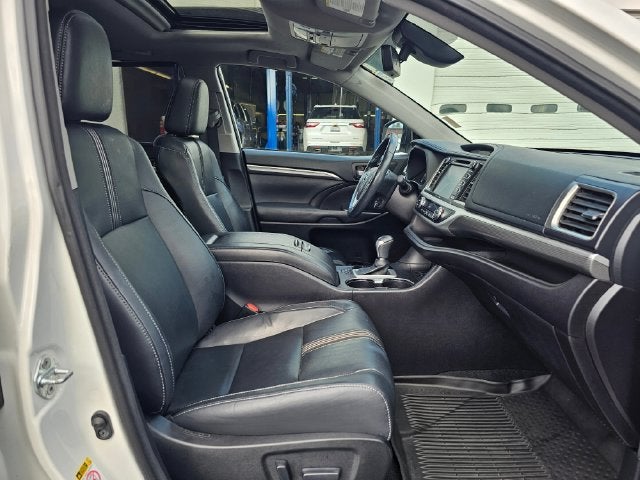 2017 Toyota Highlander SE