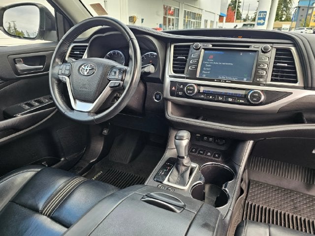2017 Toyota Highlander SE